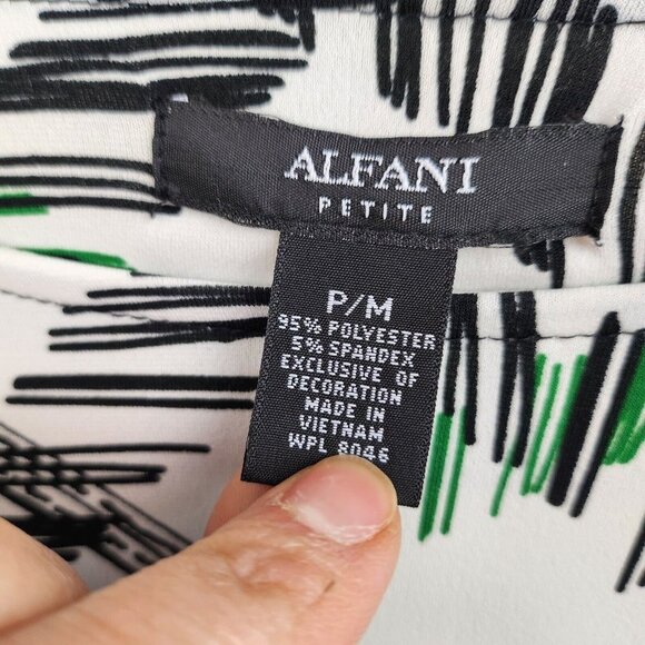 Alfani White Black Angled Hem Stretch Knit Flared Sleeve Blouse Top PM - Picture 3 of 7